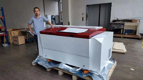กรณี บริษัท ล่าสุดเกี่ยวกับ Adhesol ในประเทศชิลีติดตั้ง EcooSetter T400E สําหรับการพิมพ์สติ๊กเกอร์