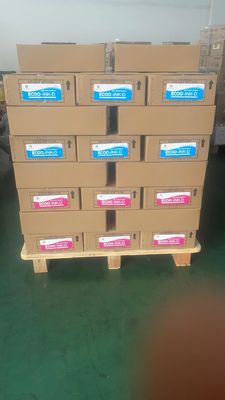 หมึกพิมพ์ออฟเซ็ทชนิดตัวทำละลาย ECOO-INK-F สีแดง มีอายุการเก็บรักษา 3 ปี บรรจุในกระป๋องขนาด 1 หรือ 2.5 กก./กระป๋อง และ 6 กระป๋อง/ลัง