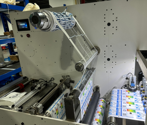 อัตโนมัติทั้งหมดในหนึ่งดิจิตอล Label Finisher Label ตัดตายกับ laminating ตัดและแผ่น