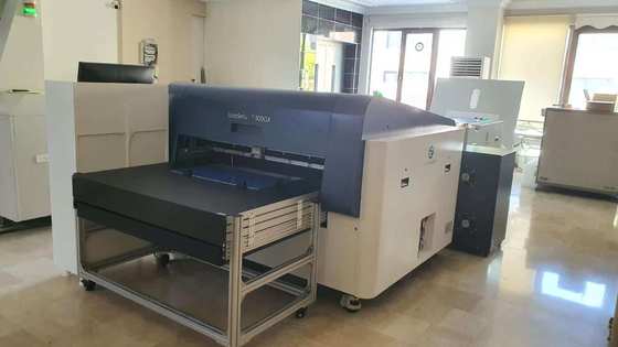 เครื่องผลิตแผ่น CTP อัตโนมัติด้วยอุณหภูมิ 64 ช่องที่มีประสิทธิภาพสูง มีความละเอียด 2400dpi และผลิตแผ่น 28 ใบ/ชั่วโมง