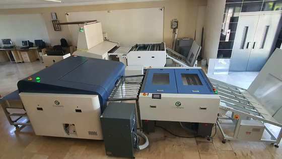 เครื่องผลิตแผ่น CTP อัตโนมัติด้วยอุณหภูมิ 64 ช่องที่มีประสิทธิภาพสูง มีความละเอียด 2400dpi และผลิตแผ่น 28 ใบ/ชั่วโมง