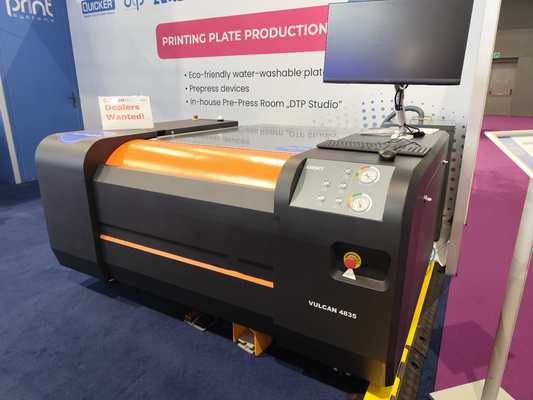 การพิมพ์เครื่องหมายการค้ารูปแบบขนาดใหญ่ CTP เครื่องทำเพลทเฟล็กโซ