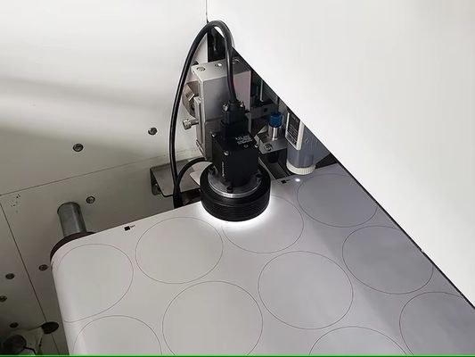 เครื่องตัดเลเซอร์แบบดิจิทัล Roll To Sheet พร้อมความเร็วการตัดสูงสุด 27m/min และความกว้างของฉลากสูงสุด 330mm