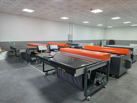 เครื่องพิมพ์แผ่นพิมพ์ VLF CTP เครื่องพิมพ์แผ่นพิมพ์ T1600M ขนาดแผ่น 1470x1180 มม และ 25 แผ่นต่อชั่วโมง โดยใช้แผ่นอลูมิเนียม CTP ความร้อน 830nm