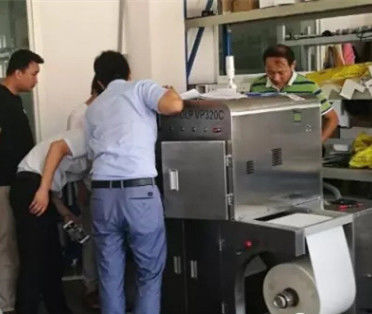 เครื่องพิมพ์ฉลากดิจิตอล 7.2 นาที/นาที พร้อมสื่อ EA Toner 330 มม