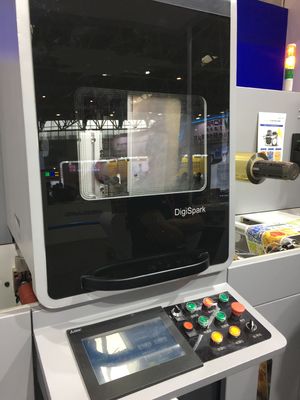 เครื่องเสริมฉลากปั๊มฟอยล์ดิจิตอลเคลือบบางส่วน