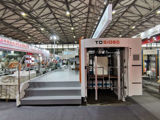 อัตโนมัติฟอยล์ stamping เครื่องตัดเจาะ 7500s / h 46kw