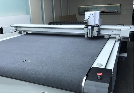 เครื่องตัดดิจิตอล Flatbed อัตโนมัติสำหรับบรรจุภัณฑ์ลูกฟูก